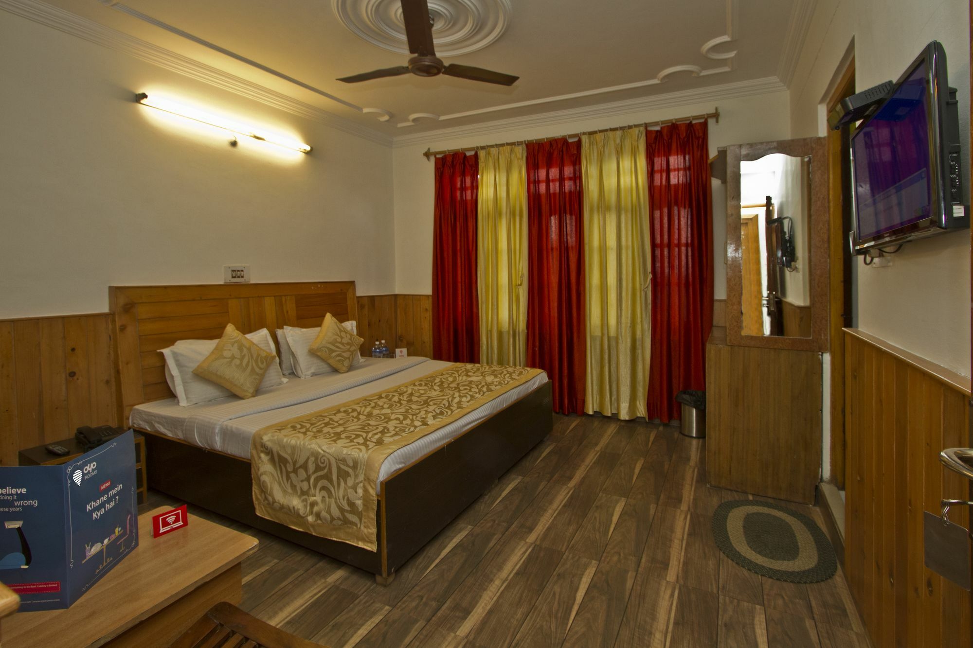 דרמסאלה Oyo 4605 Hotel Aakarsh מראה חיצוני תמונה